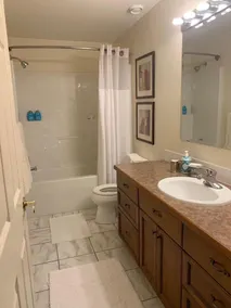 2 quarto / um banho de condomínio de luxo, com banheira de hidromassagem privada! - Image 3