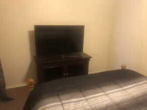 Beautiful 2 bedroom 1 bathroom guest house - Image 5