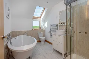 Gorwel Manaw -  a cottage that sleeps 6 guests  in 4 bedrooms - Image 2