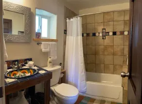 Tranquilo Guest Suite in the North Valley, close to I-40 and Old Town - Image 3