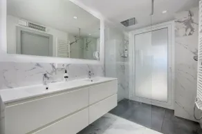 Spectacular,  luxurious apartment near the beach - Image 2