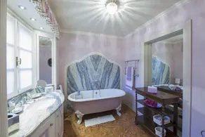 Villa Benzi - Eight Bedroom Villa, Sleeps 16 - Image 3