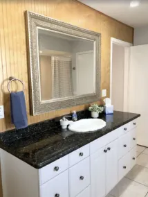 Spacious Home with Pool Close to Beaches and Downtown - Image 5