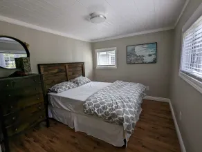 Bancroft Lakefront Cottage with Breathtaking Sunsets! - Image 5