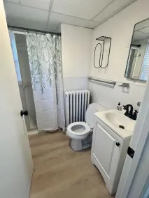 Falcon’s Corner Retreat; cozy ground floor apt - Image 2