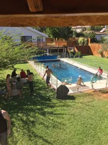 Shared property close to most cities up to 10 adults comfy pool sauna Hottub. - Image 3