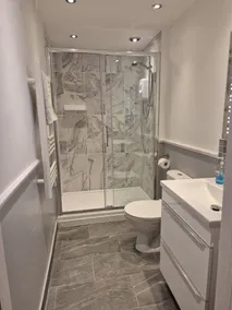 Apartment-Private Bathroom-Flat 7 - Image 3