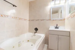 sunshine and cozy house house with Jaccuzi - Image 2