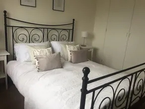 Entire home hosted by Lisa - Image 3