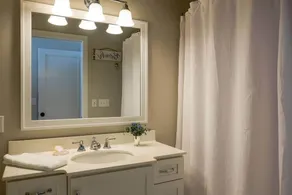 The Chesapeake: 3BR Boutique Suite Sleeps 10 | Pool, Hot Tub, Free Golf, Lake Mac Views - Image 5