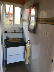 Exotisk oas av lugn och avkoppling i palmträdgården med pool - Image 2