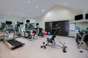 1 Bedroom | Shared Pool & Hot Tub. Free Breakfast - Image 2