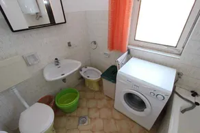 Holiday home with garden and barbecue near the beach - Image 2