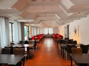 Roomie Hotel - Image 3