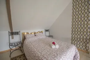 Maison de campagne chic et cosy avec beau jardin privé, face à la vallée - Image 4