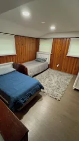 Serene 2 bedroom home in residential neighborhood. - Image 5
