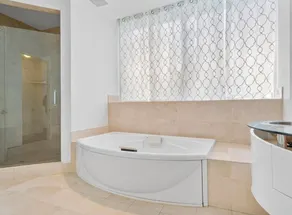 Luxury Condo in Spectacular Tower - Image 3