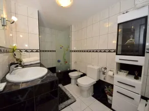 Joli appartement avec piscine, climatisation, WIFI, TV, terrasse et animaux admis - Image 2