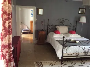 In the heart of Burgundy, in a quiet location, pretty renovated farmhouse for 8 people. - Image 4