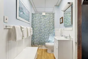 Gorgeous dog-friendly lakefront cottage with full kitchen and grill - Image 3