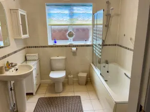 Dog-friendly 2-bed Bungalow by the beach in Trusthorpe, Lincs - Image 3