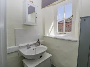Bell Cottage - Image 2