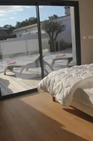 Geräumige moderne Villa, hell und ruhig, für große Familien - Image 4
