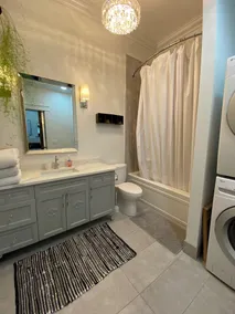 Boutique Downtown Suite | Walk to Shops & Cafés | Sleeps 6 - Image 2