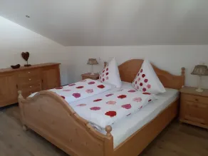 Bright, comfortable, and tastefully furnished apartment with a south-facing balcony - Image 5