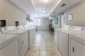 King Suite | Free Breakfast, Indoor Pool - Image 4