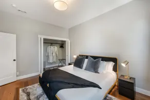 / Luxury Modern Home in Oakland with AC & WFH / - Image 3