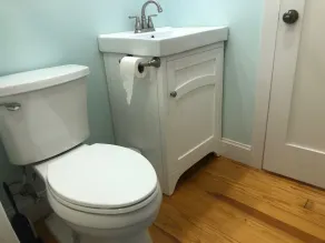 Restored 1920's peaceful, lakeside cottage - Image 3