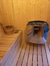 Cabin directly by the lake with its own bathing area - Image 2