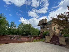 CR1 Luxury ski-in/out, chef kitchen, AC, wifi, large deck with fire pit and Hot Tub! Pool/gym passes - Image 4