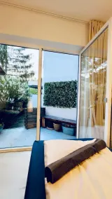 Lovely 2BR for 5 Peaceful Central Stay - Image 5