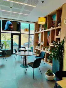 Le Yot Hotel - Image 4