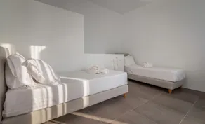 MilosWaves First Floor Apartment - Image 4