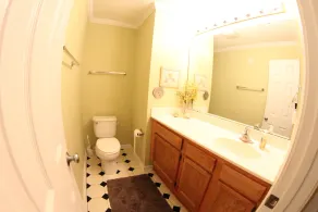 Pet friendly Leeward Cottage: Only a Few Steps to the Beach - Image 2
