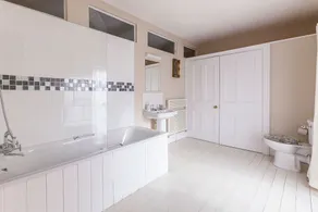 Edgar Farmhouse - sleeps 20 guests  in 8 bedrooms - Image 2