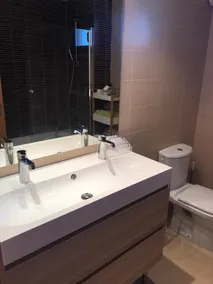 Appartement vue mer , golf et montagne , à 500 m de la mer - Image 4