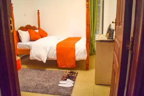 A warm cozy place to relax for two - Image 2