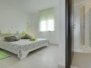 Detached Villa With Pool And Large Garden In Quiet Area Near The Sea - Image 5