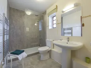 LUDGATE COTTAGE, family friendly, with a garden in Haytor Vale - Image 3