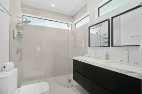 Villa Rav 4BRM/3BTH Pool, Hot Tub and Parking - Image 4