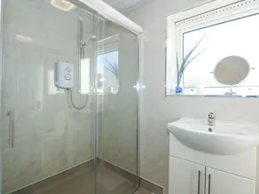 3 TYN GIAT, pet friendly, with open fire in Amlwch - Image 3