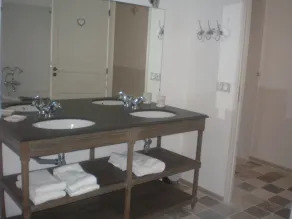 Home Pape - Cottage Court - Image 4