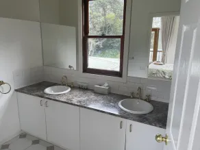 3/4 acre Beach House, walk to beach & Mt Martha hamlet on Estuary boardwalk - Image 2