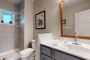 Spacious pet friendly house w/private pool table, ping pong table & free WIFI - Image 3