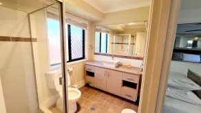 Eden, Elegance by the Bay - Image 2