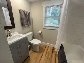 Newly renovated charming & cozy private country getaway - Hendersonville - Image 2